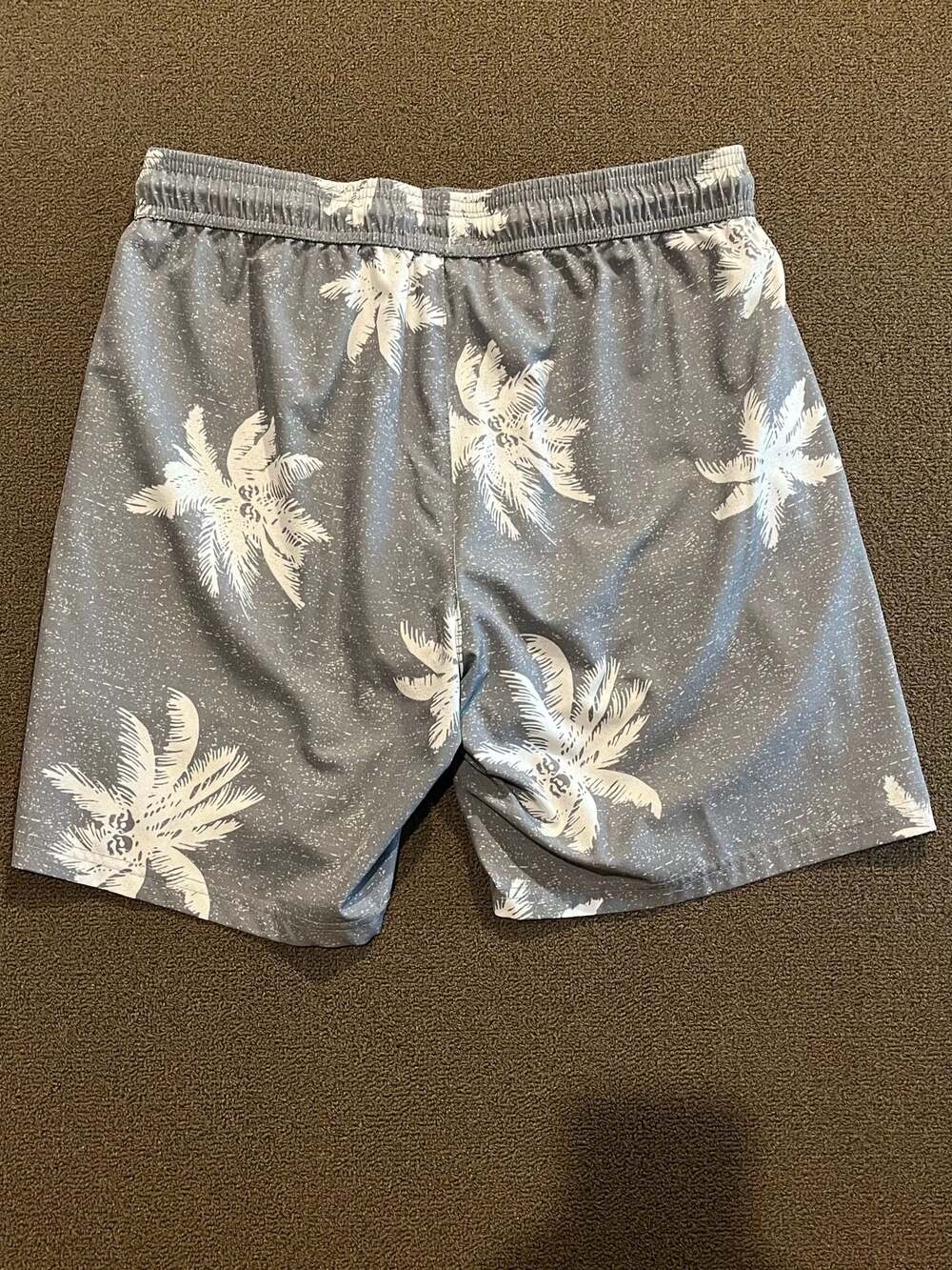 Maamgic Men's Gray and White Palm Tree Quick Dry Swim Trunks with Zipper Pockets - Picture 7 of 8